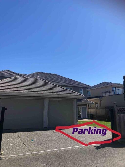 Lucky Suite, Two-Bedroom Suite With Independent Entrance In Richmond Close To Yvr 외부 사진